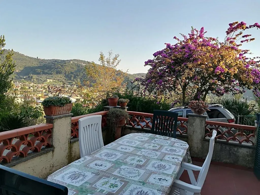Casa Con Vista E Piscina Nelle Colline Della Versilia Stiava